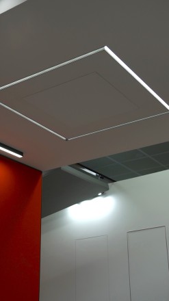 Люк под натяжной потолок Хаммер Парус 300*300